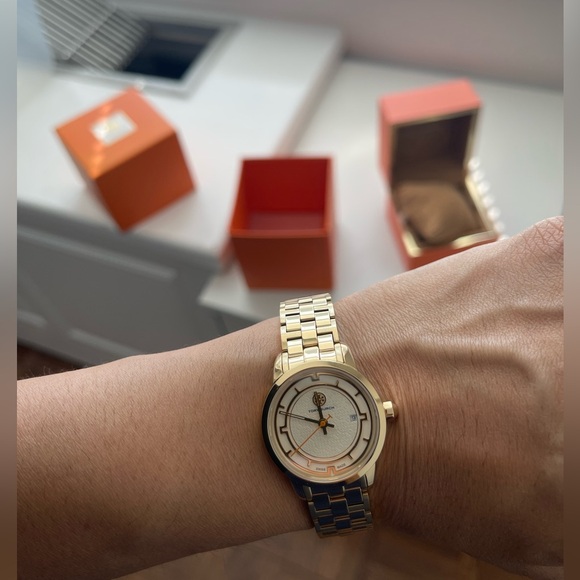 NWT !! Tory Burch Gold Watch 28mm Ivory Dial - Picture 6 of 7